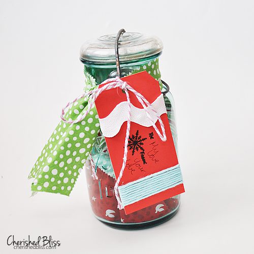 Mason Jar Gift Card Holder via cherishedbliss.com // #christmas #giftcard #wrapping #masonjar