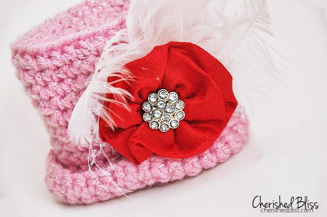 Valentines Mini Top Hat Crochet Pattern via cherishedbliss.com #crochet #pattern