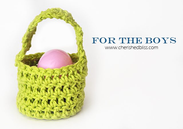 Mini Crochet Easter Baskets tutorial via cherishedbliss.com #Easter #crochet