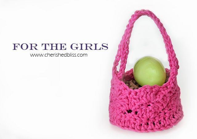 Mini Crochet Easter Baskets tutorial via cherishedbliss.com #Easter #crochet
