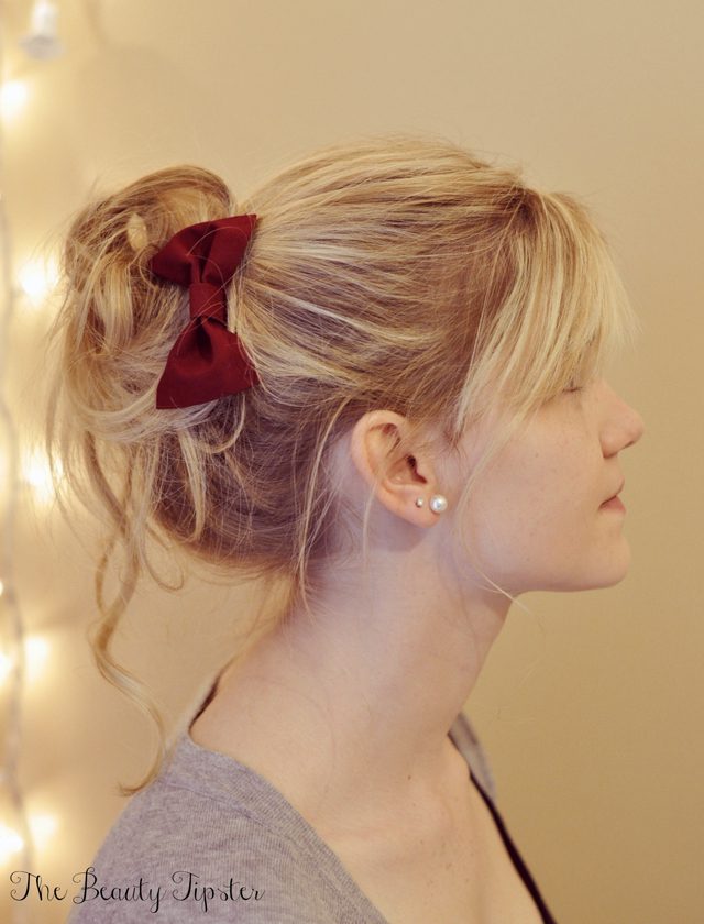 A great Messy Bun Video tutorial that is great for the holidays! 