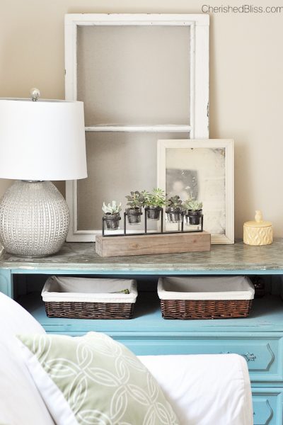 This Eclectic Cottage Living room is refreshed for the summer! Come take a tour! #BHGRefresh