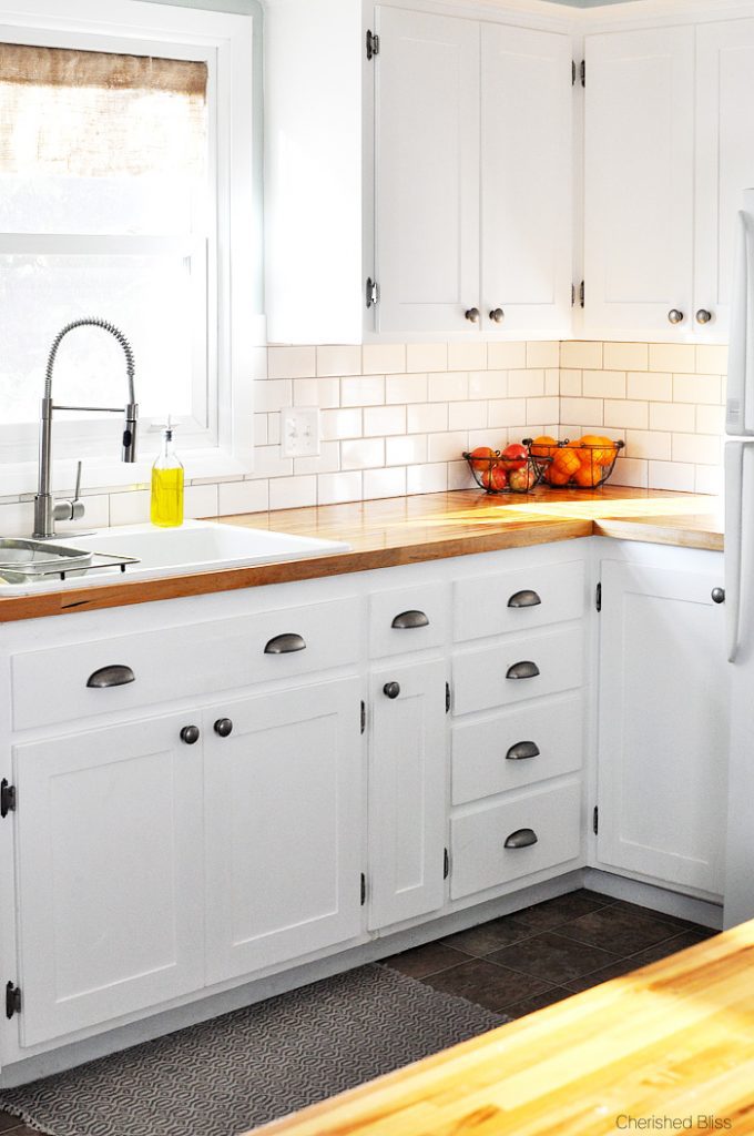 With this Kitchen Hack you will be able to transform your flat doors into shaker style cabinets. 