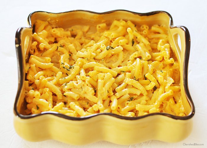 Sneak some veggies into your kid's food with this easy Cauliflower Mac and Cheese Recipe