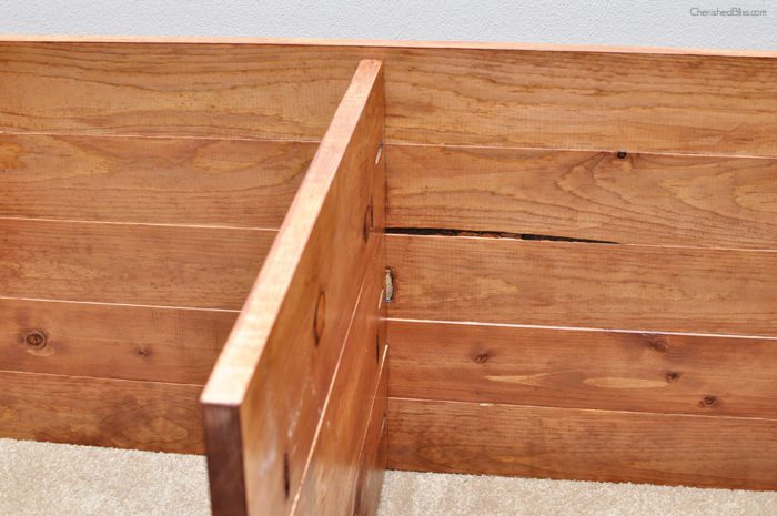 With this easy to follow tutorial you can build a DIY Rustic Farmhouse Bench for under $25! 