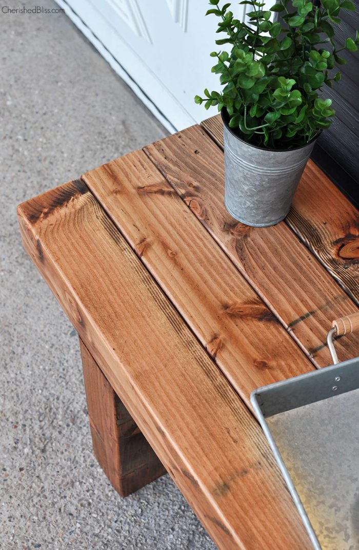 Get the FREE PLANS to build this Classic DIY Outdoor Bench! 