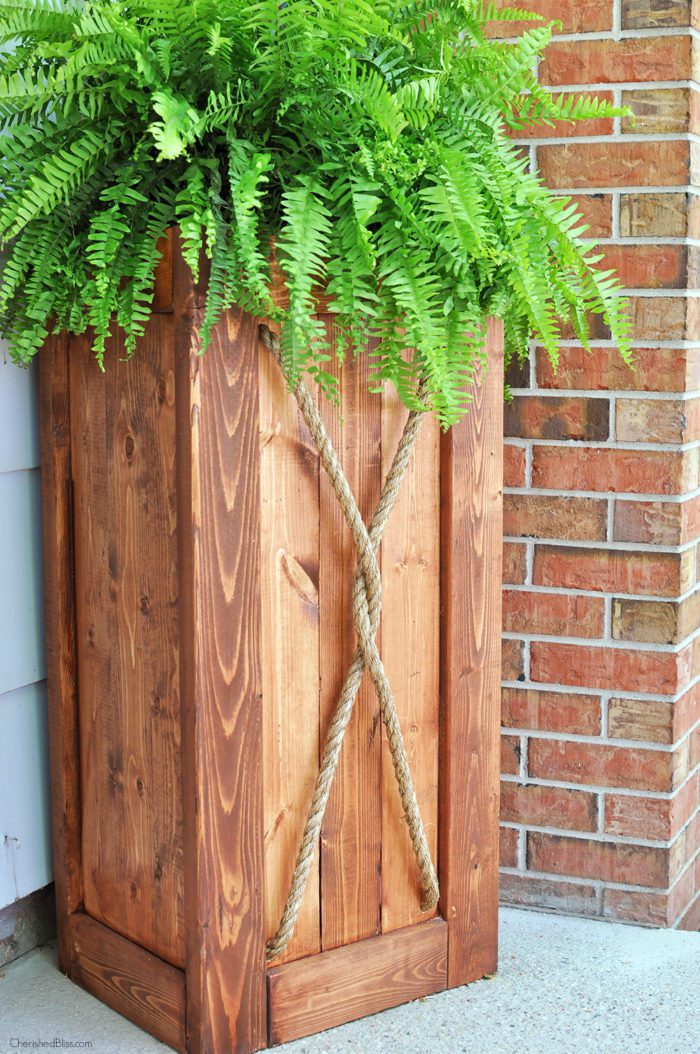 Build this Easy DIY Planter to add instant curb appeal to your home! 