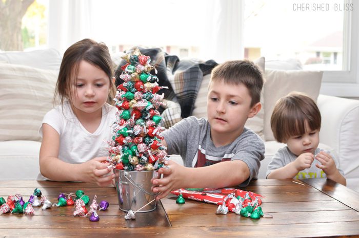 How to Make a Hersheys Christmas Tree