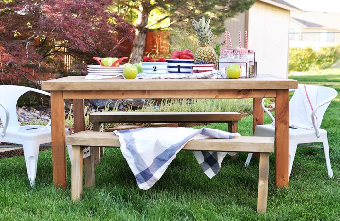 Take a tour through this beautiful outdoor space along with 25+ other bloggers. 