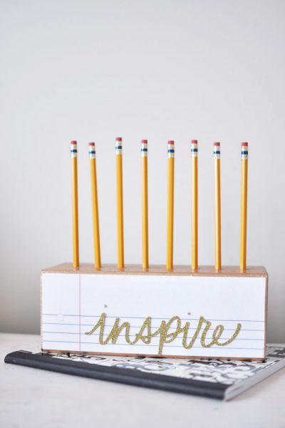 Learn how to make this adorable DIY Wooden Pencil Holder by following these simple steps! This Pencil Holder is the perfect gift for teachers or art lovers!