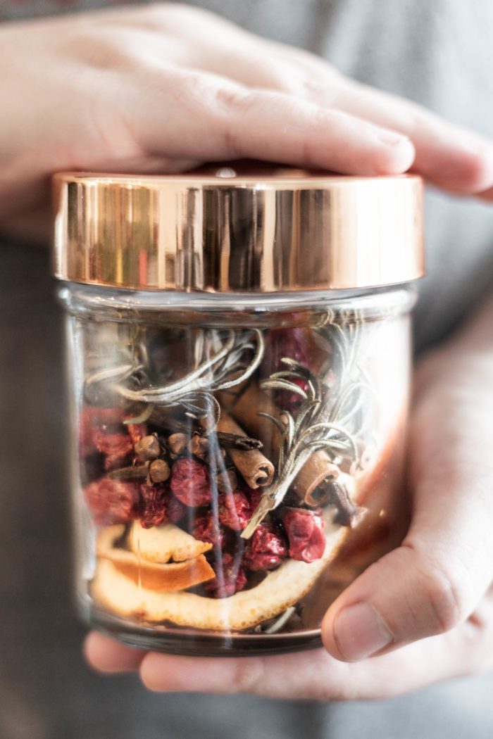 This Homemade Christmas Potpourri in a Jar makes the perfect gift for the holiday season! 