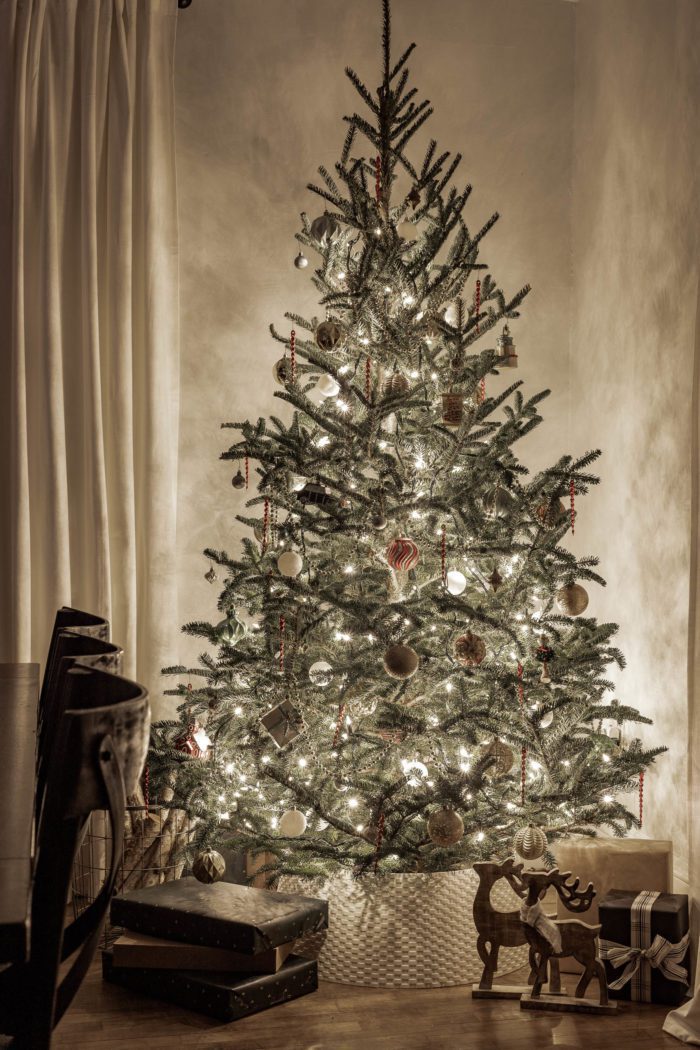 How to decorate a nostalgic Christmas Tree. 