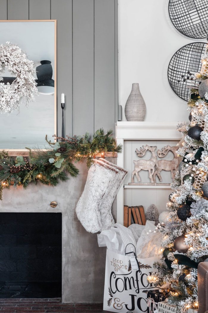 Rustic Luxe Christmas Mantel Decorating Ideas. 